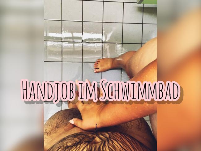 HANDJOB im SCHWIMMBAD!!!