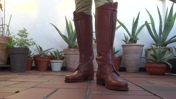 Lederreitstiefel und Reithosen