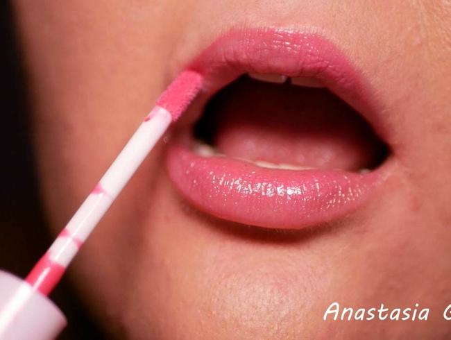 Sinnliche Lippen mit zartem Lipgloss