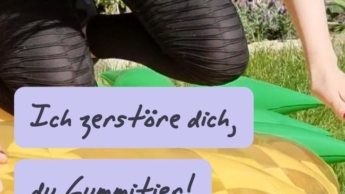 Ich zerstöre dich du Gummitier