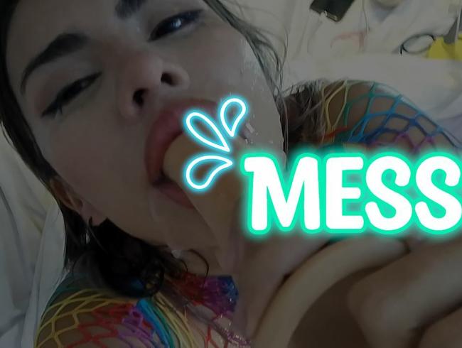 **MESSY! SPIT!** QUEEN OF DEEPTHROAT MESSY/ HARD