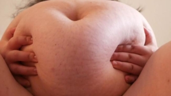 Mein Bauch auf deinem Gesicht