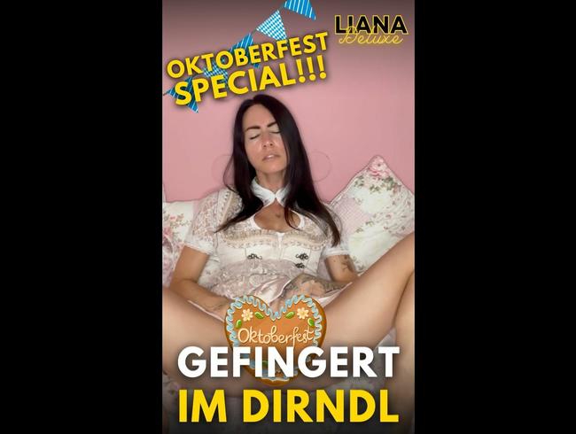 Oktoberfest Special – Im Dirndl gefingert!