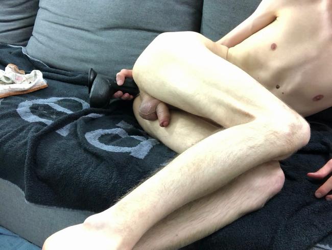 Video 154 – Young Monsterdildo Training ueber 30cm – Cam 1 Teil 3-3