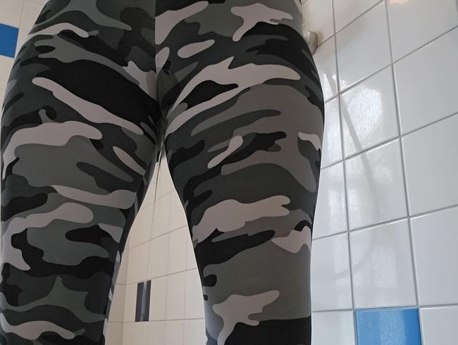 Ich pisse mich in meiner Lieblings-Leggings ein