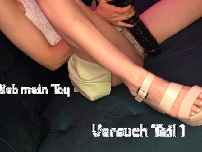 Schwester heiß auf dem Sofa (no Fotzen-Video Teil 1) Wer den Toy in mir sehen will bitte schreiben