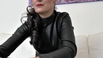 Lady Victoria – POV Analbehandlung Schwanzkäfig, intensive Nippelbehandlung