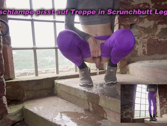 Sissyschlampe pisst auf Treppe in Scrunchbutt Leggings