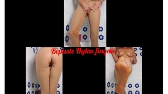 Bepisste Nylon fingern