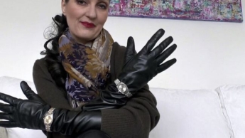 Armbanduhren und lange Lederhandschuhe Styling Joi Lady Victoria