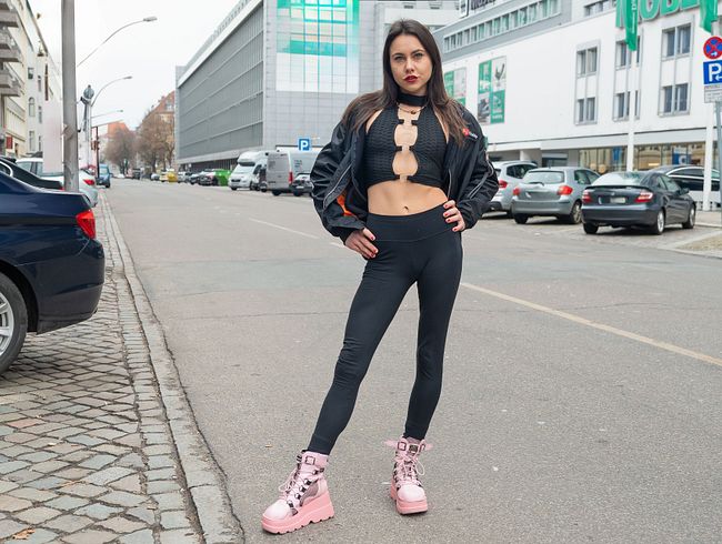 ZU HEFTIG? HOBBY-HUREN-SCHLAMPE auf der KURFÜRSTENSTRASSE! MIT ROTEM LACK-OUTFIT UND MEGA PERVERS! 